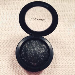 🖤MAC Cinderfella Single Eyeshadow 🖤